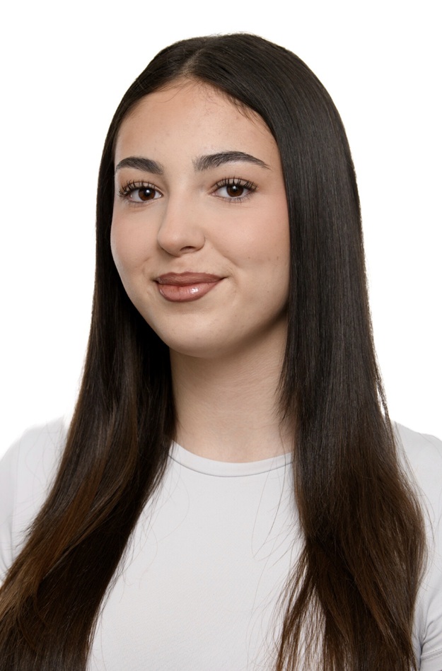  Azra Serifi